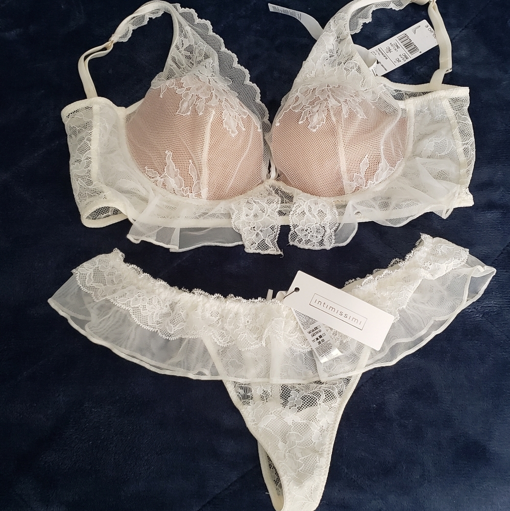 Intimissimi bra and panty set